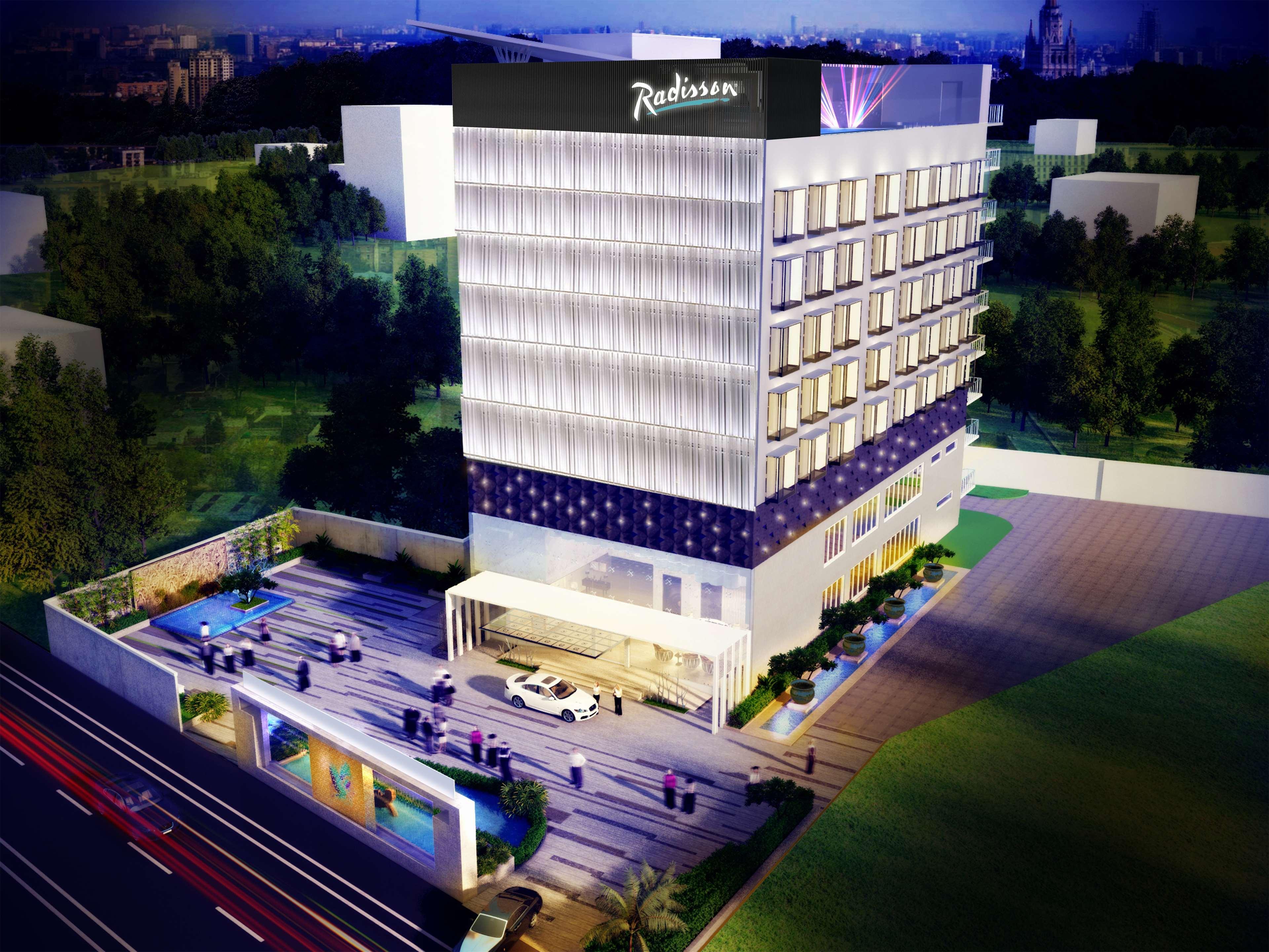 Radisson Lucknow City Center Bagian luar foto