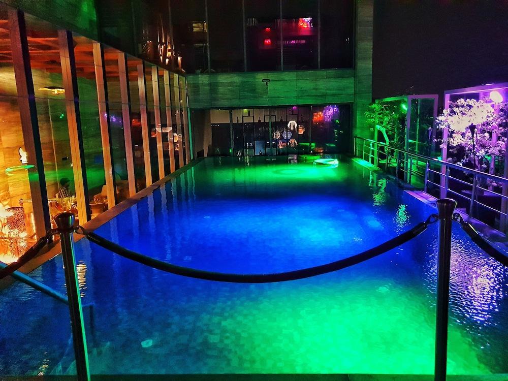 Radisson Lucknow City Center Bagian luar foto